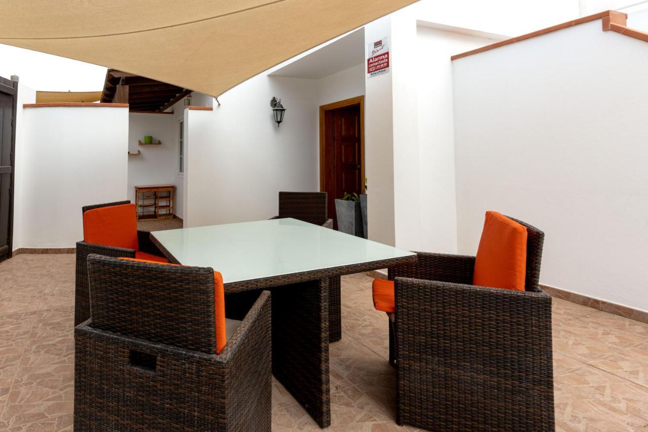 Villa Marina II Beachfront Corralejo By Holidays Home Екстер'єр фото